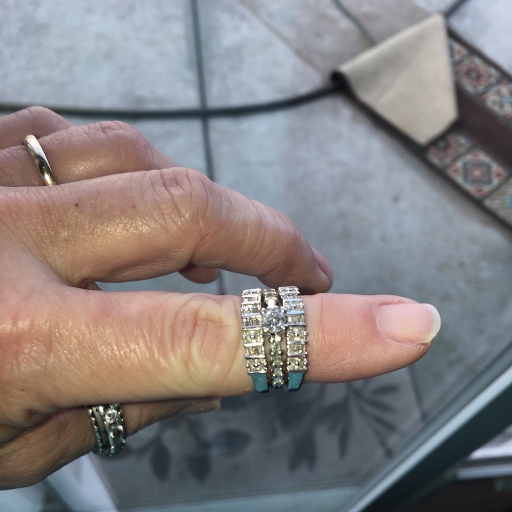 Wedding ring with 2 diamond Bands - Picture 2 of 4